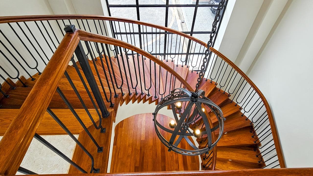 AN ARISTOCRATIC MASTERPIECE: EXQUISITE 6-BEDROOM LUXURY RESIDENCE IN RUNDA - 3